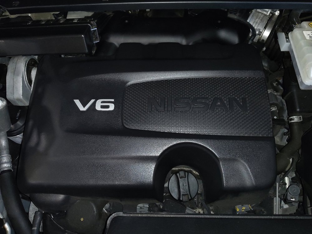 Used 2020 Nissan Pathfinder Platinum w/ Cargo Package image 30