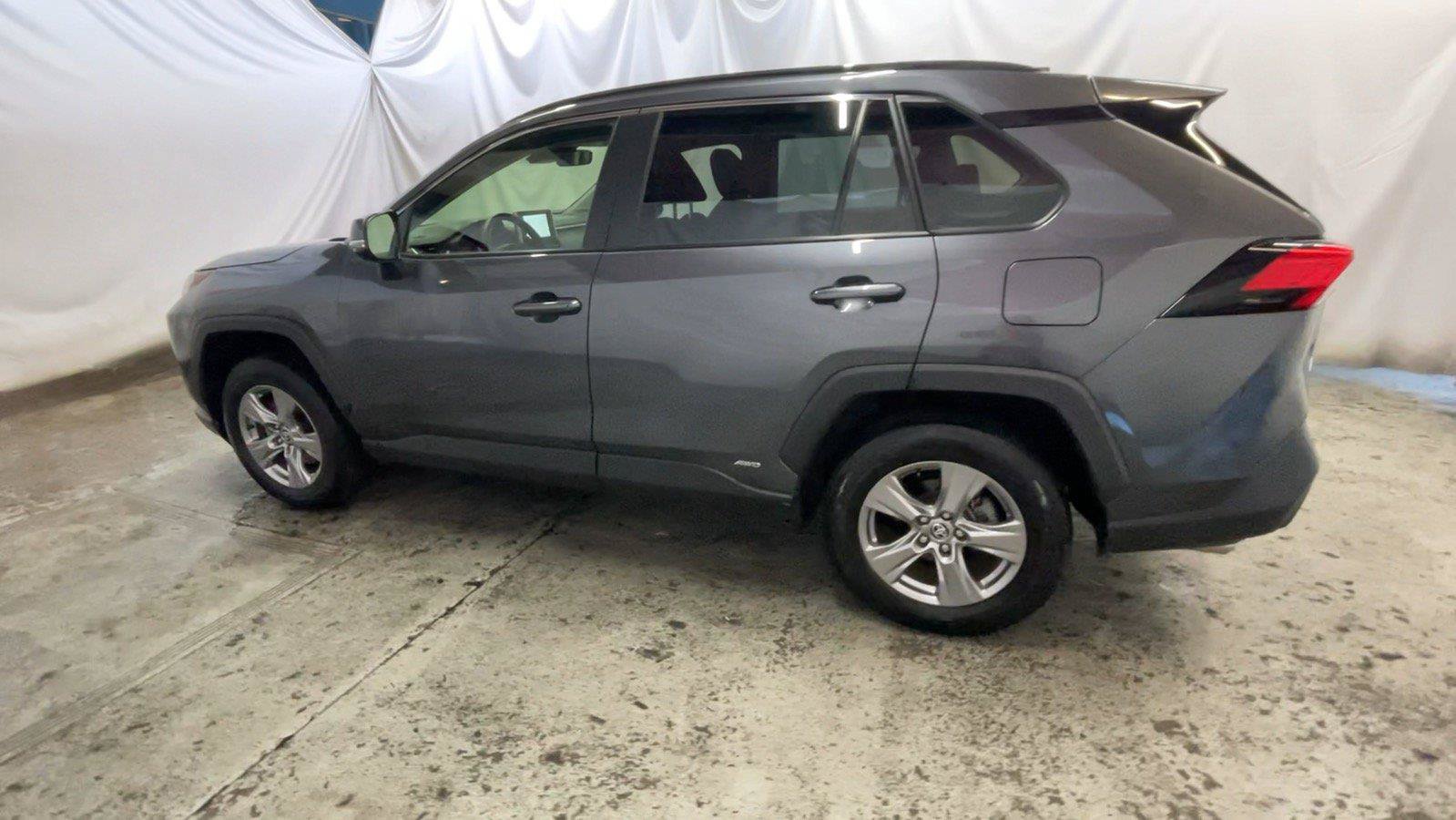 Used 2023 Toyota RAV4 XLE w/ Convenience Package AWD/4WD image 11
