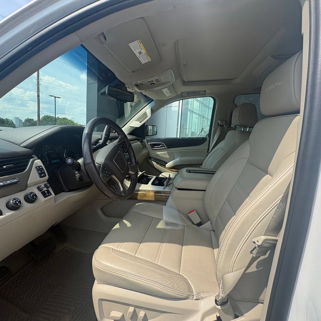 Used 2017 GMC Yukon XL Denali w/ Open Road Package AWD/4WD image 10