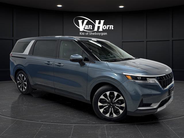 Used 2024 Kia Carnival EX image 1
