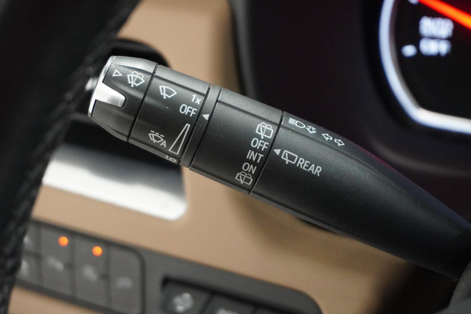 Used 2021 Chevrolet Suburban Premier w/ Premium Package image 24