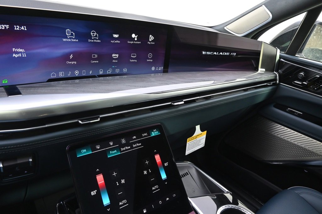 New 2025 Cadillac Escalade IQ Luxury 2 image 27