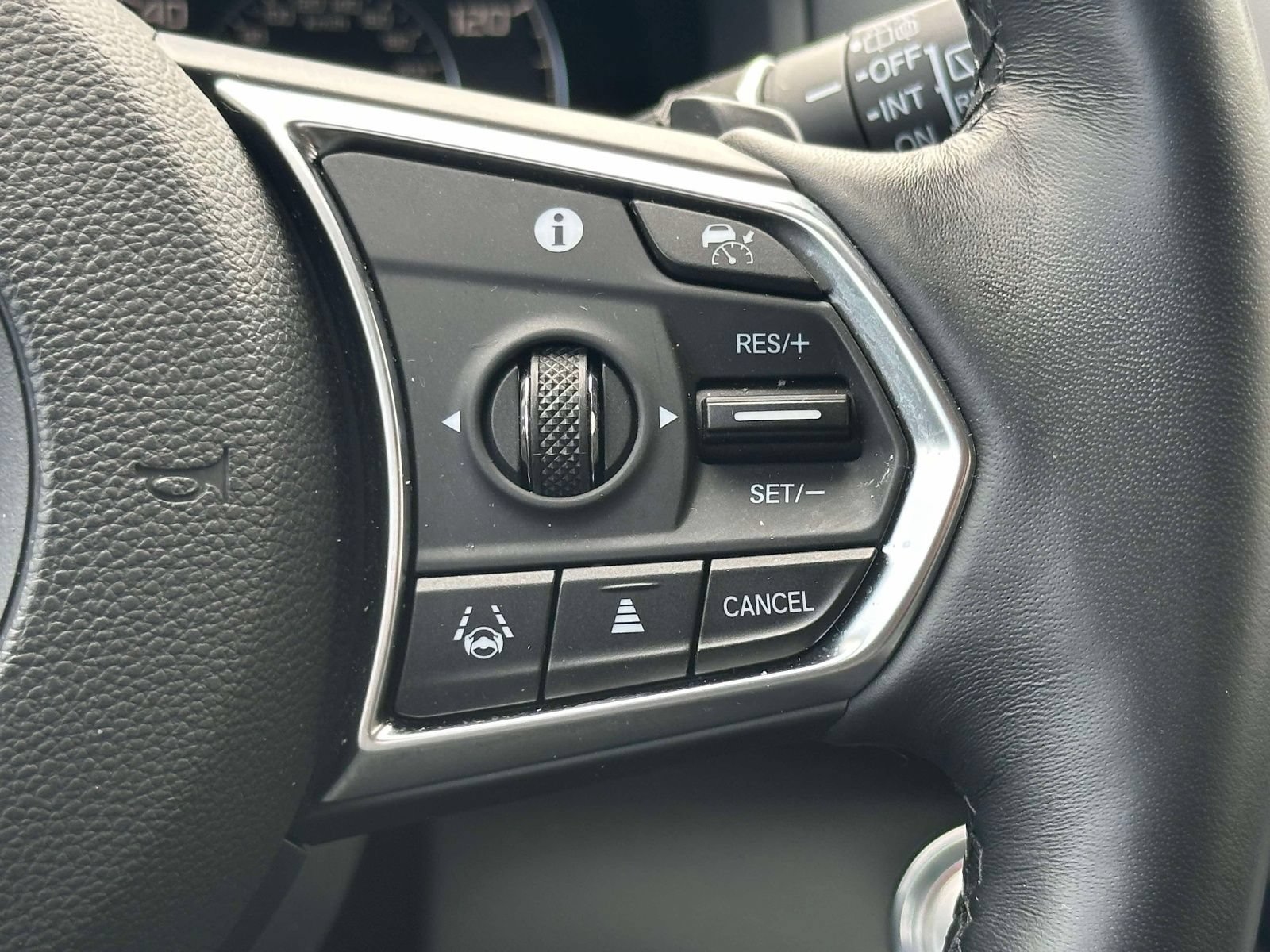 Certified 2025 Acura RDX w/ Advance Package AWD/4WD image 24