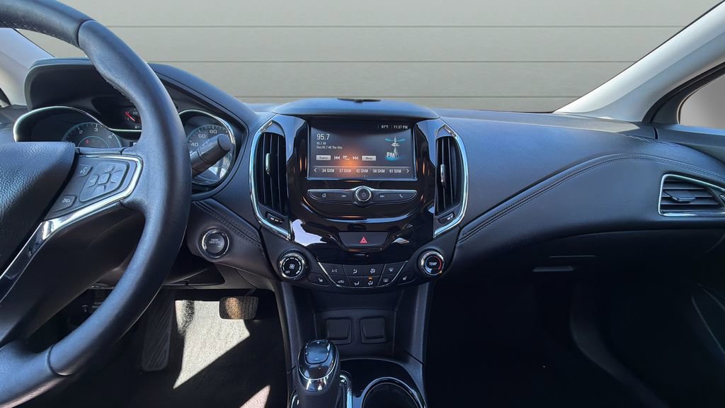 Used 2017 Chevrolet Cruze LT w/ Leather Package image 32