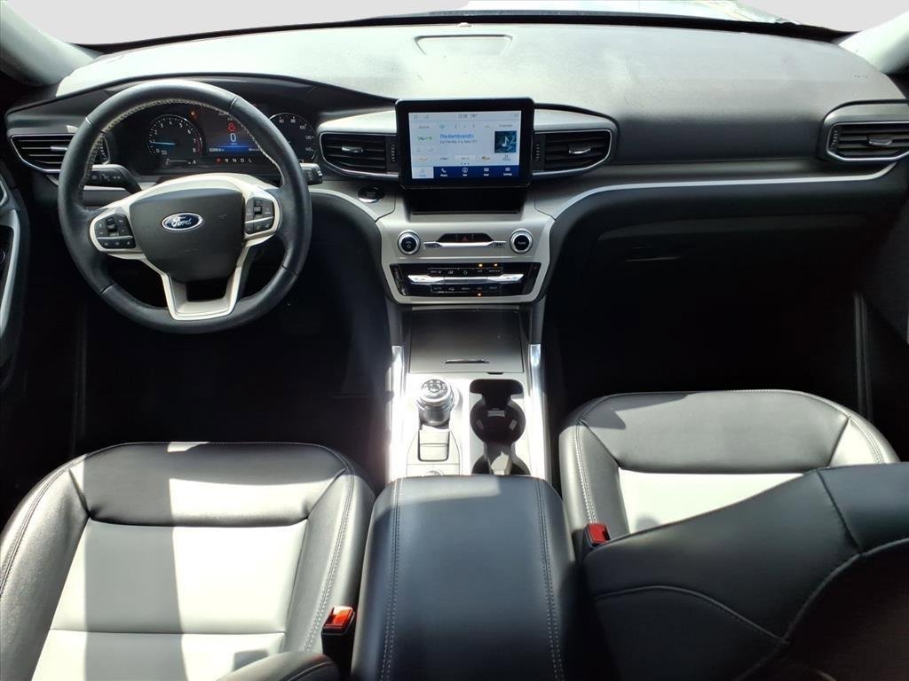 Used 2022 Ford Explorer XLT w/ Equipment Group 202A image 13