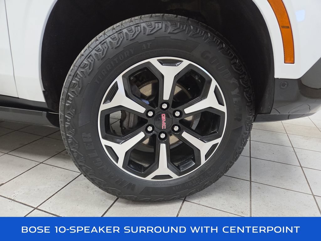 Used 2025 GMC Yukon XL AT4 w/ AT4 Premium Package AWD/4WD image 8