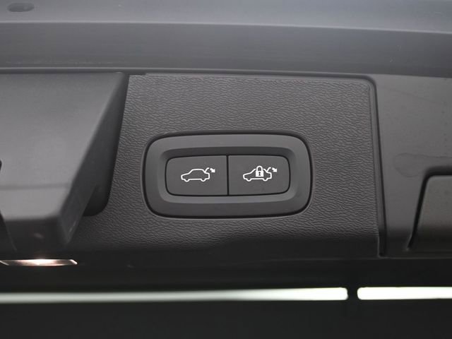 Used 2023 Volvo XC60 B5 Plus w/ Protection Package Premier image 29