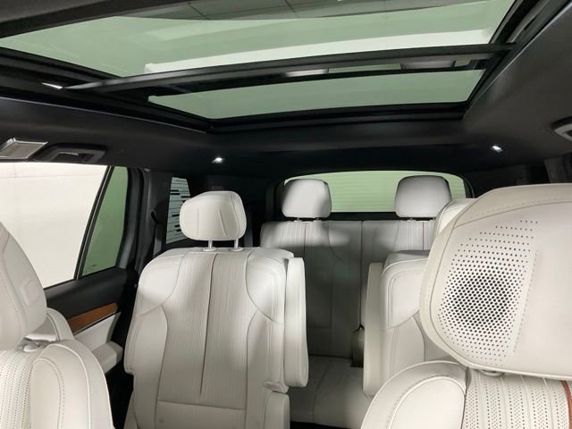 New 2026 Cadillac Vistiq Sport w/ LPO, Floor Liner Package image 33