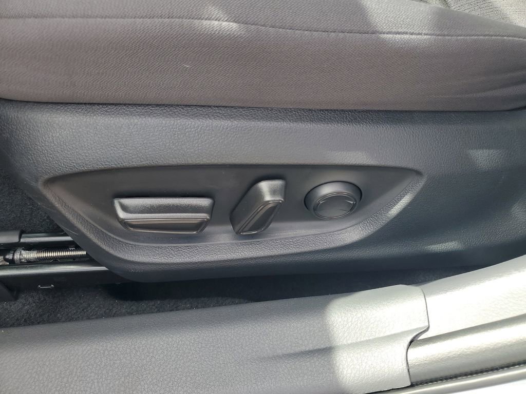 Used 2024 Toyota Camry LE w/ Convenience Package image 7