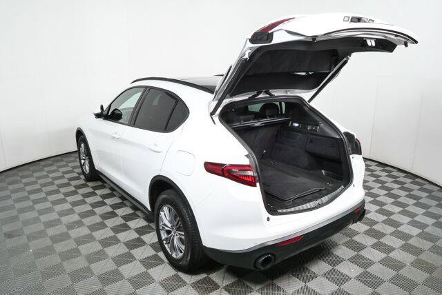 Used 2022 Alfa Romeo Stelvio Sprint AWD/4WD image 29