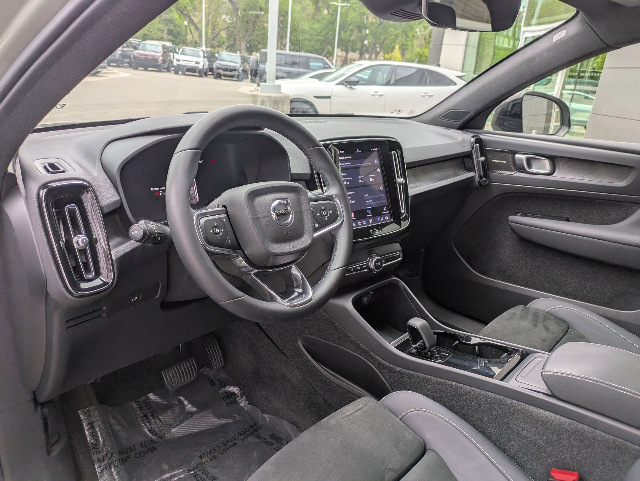 Used 2023 Volvo C40 P8 Recharge Ultimate AWD/4WD image 14