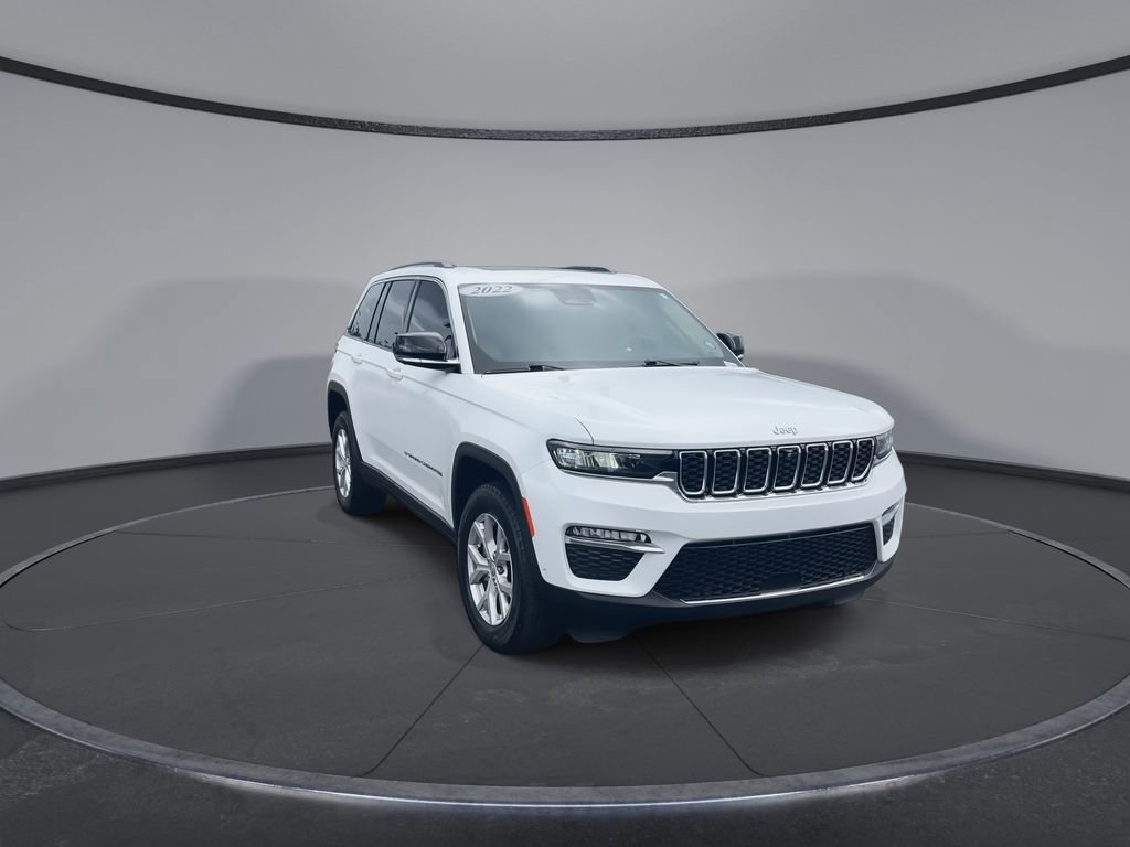 Used 2022 Jeep Grand Cherokee Limited w/ Luxury Tech Group II image 3