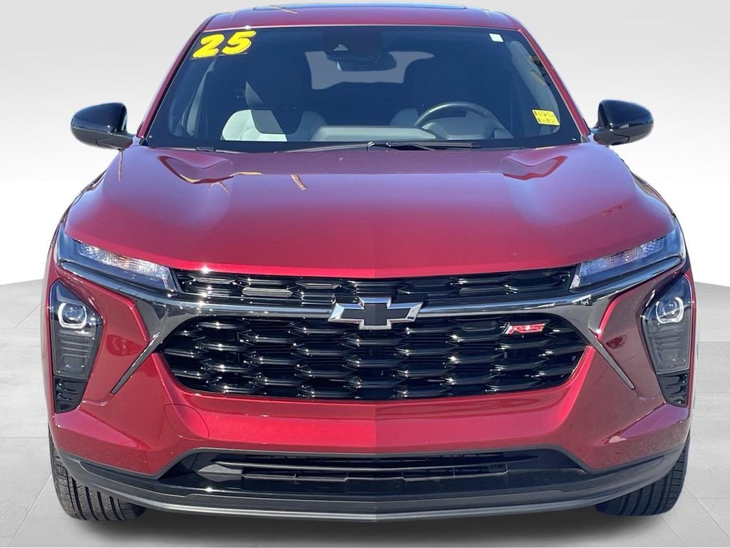 Certified 2025 Chevrolet Trax RS w/ Sunroof Package image 11