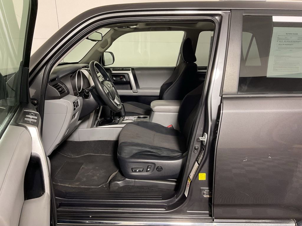 Used 2011 Toyota 4Runner SR5 w/ Convenience Pkg AWD/4WD image 18