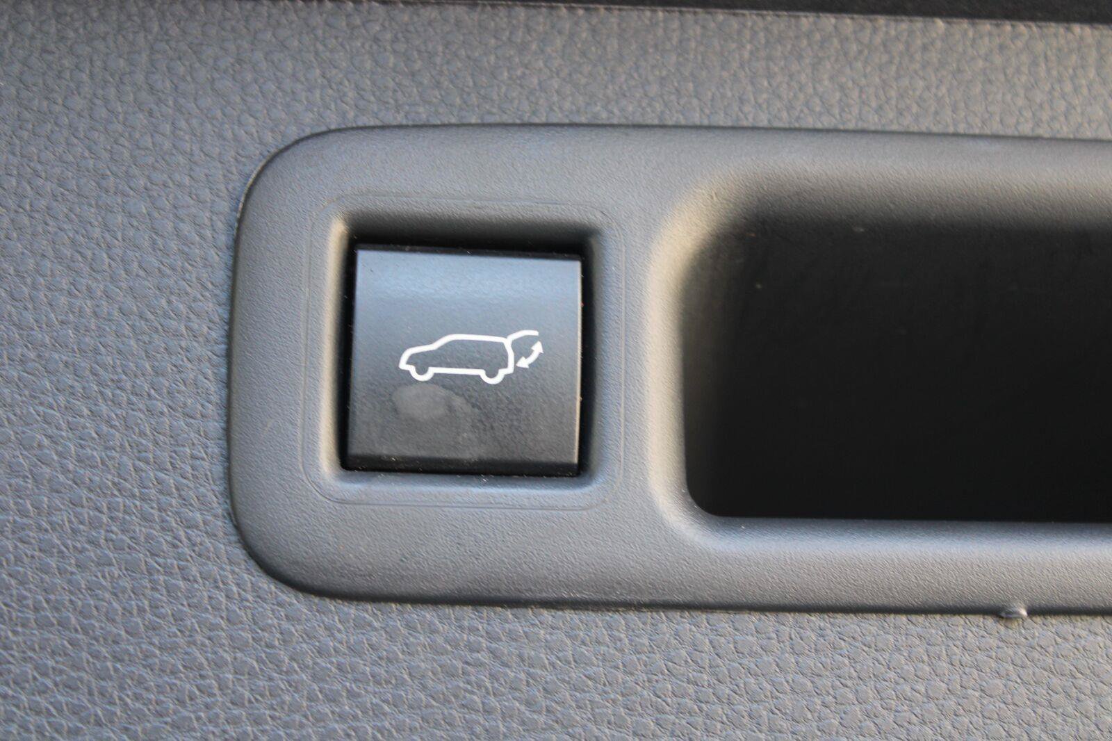 Used 2023 Toyota Highlander LE AWD/4WD image 34