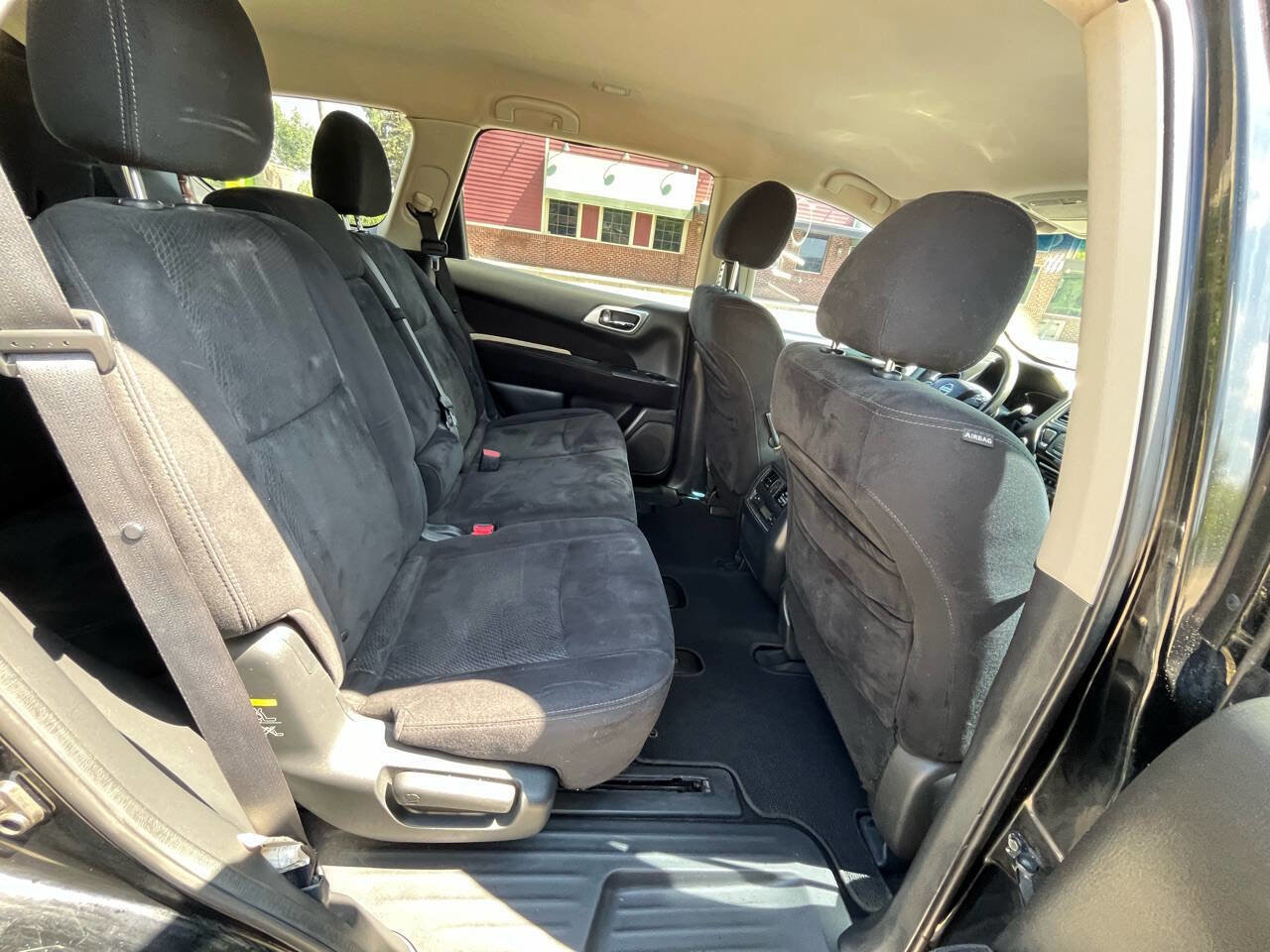 Used 2013 Nissan Pathfinder SV w/ Cargo Pkg image 17