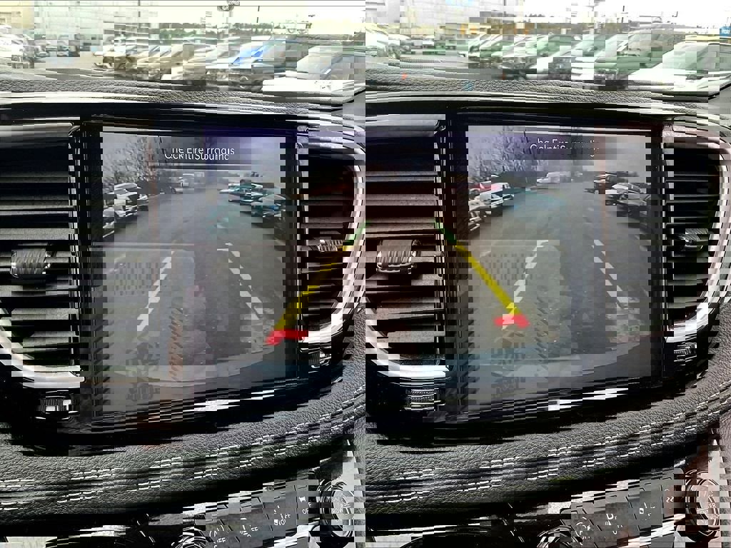 Used 2025 Chrysler Pacifica Limited FWD image 19