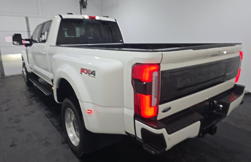 Used 2025 Ford F450 Platinum w/ FX4 Off-Road Package AWD/4WD image 5