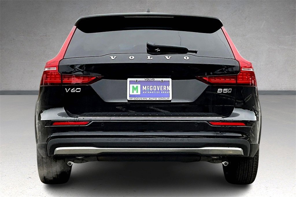 New 2026 Volvo V60 B5 Cross Country Ultra w/ Protection Package Premier image 4