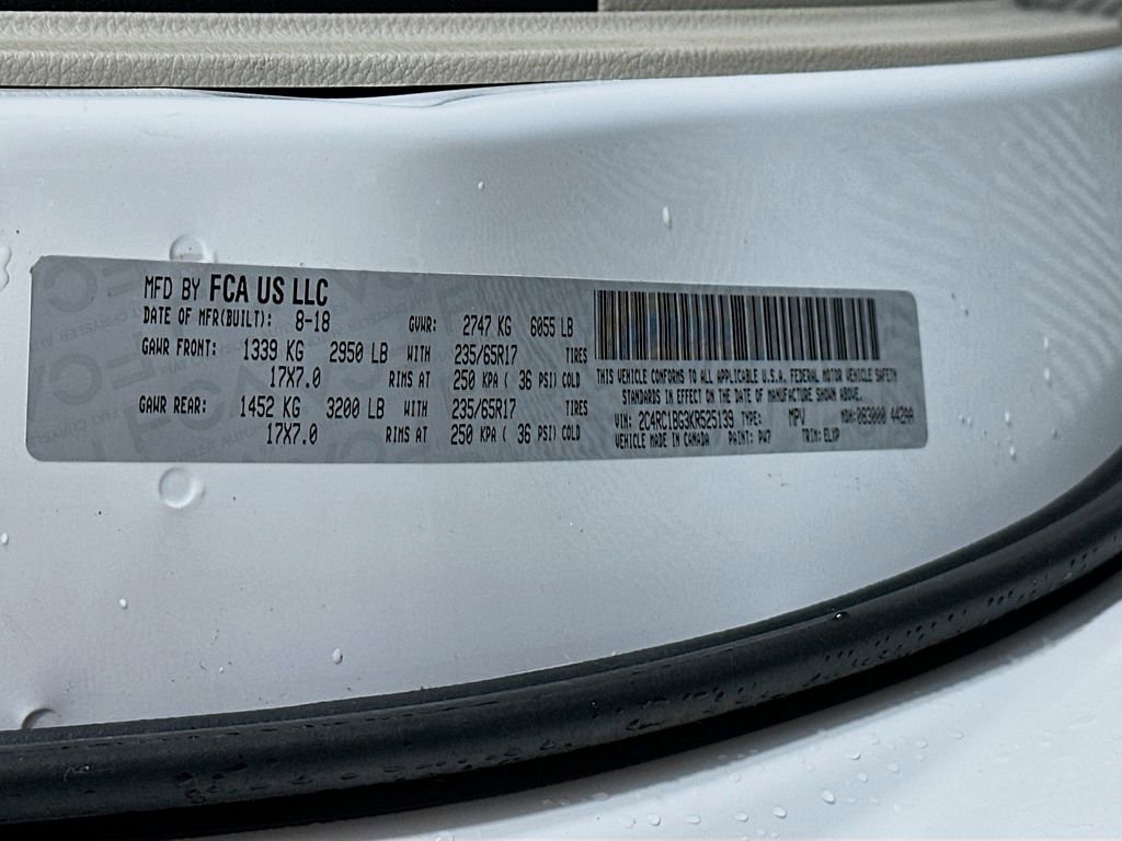 Used 2019 Chrysler Pacifica Touring-L image 33