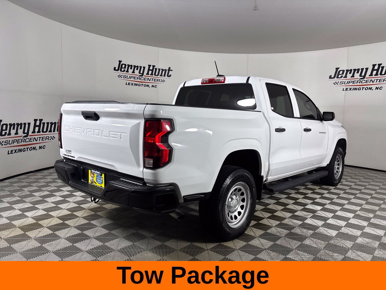 Used 2023 Chevrolet Colorado W/T RWD image 6