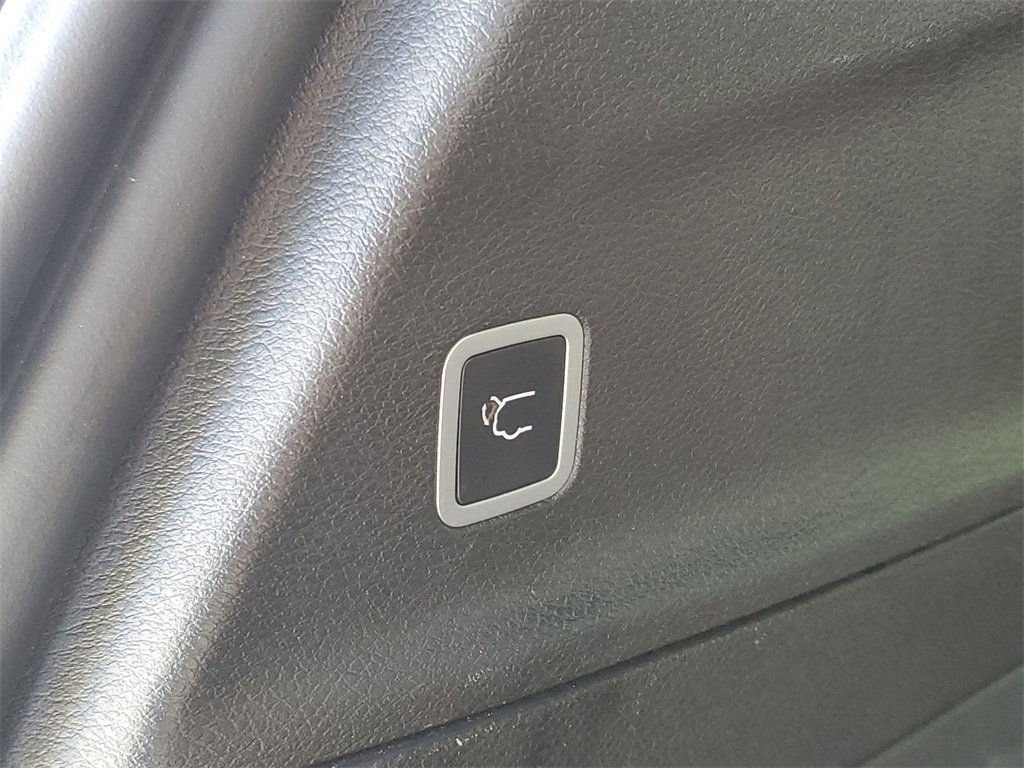 Used 2022 Chrysler Pacifica Limited w/ S Appearance Package image 8