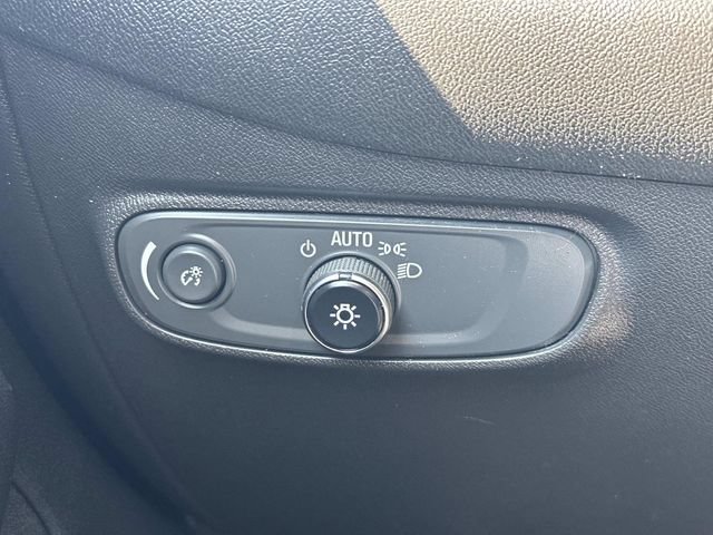 Used 2022 Chevrolet Equinox LT FWD image 25