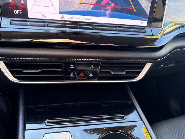 Used 2024 Volkswagen Atlas SE image 27