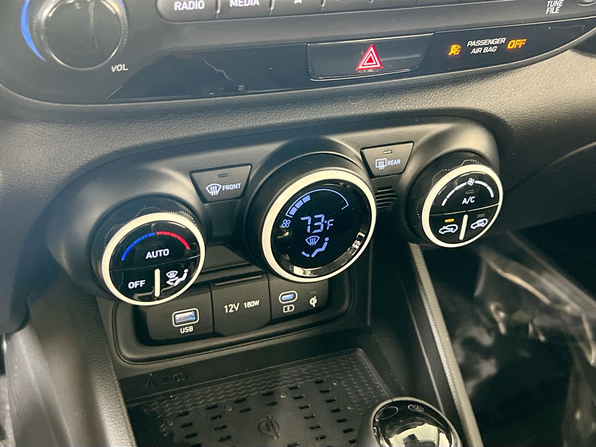 Used 2024 Hyundai Venue Limited image 15