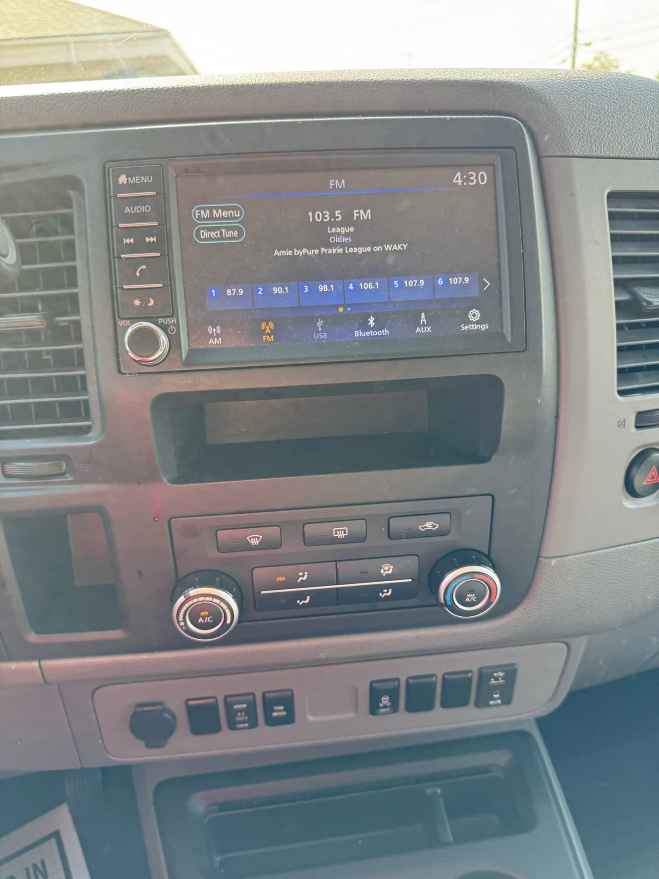 Used 2019 Nissan NV 2500 SV image 32