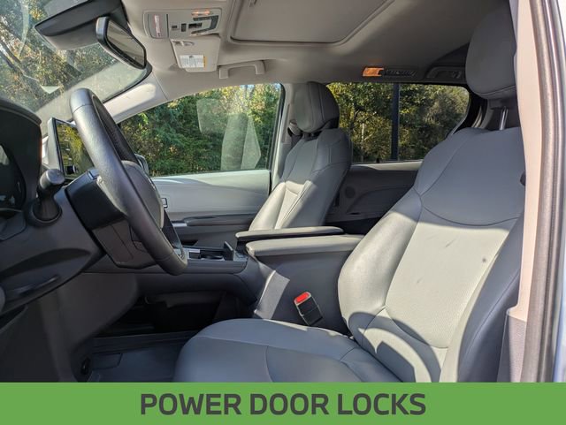 Used 2023 Toyota Sienna XLE image 12