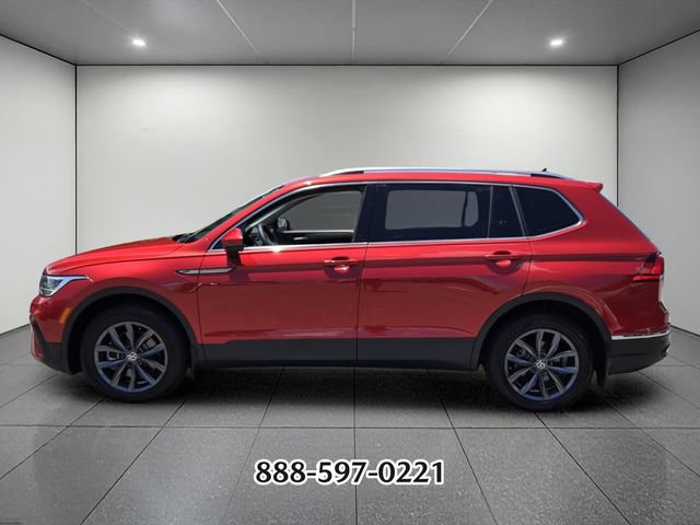 Used 2022 Volkswagen Tiguan SE FWD image 2