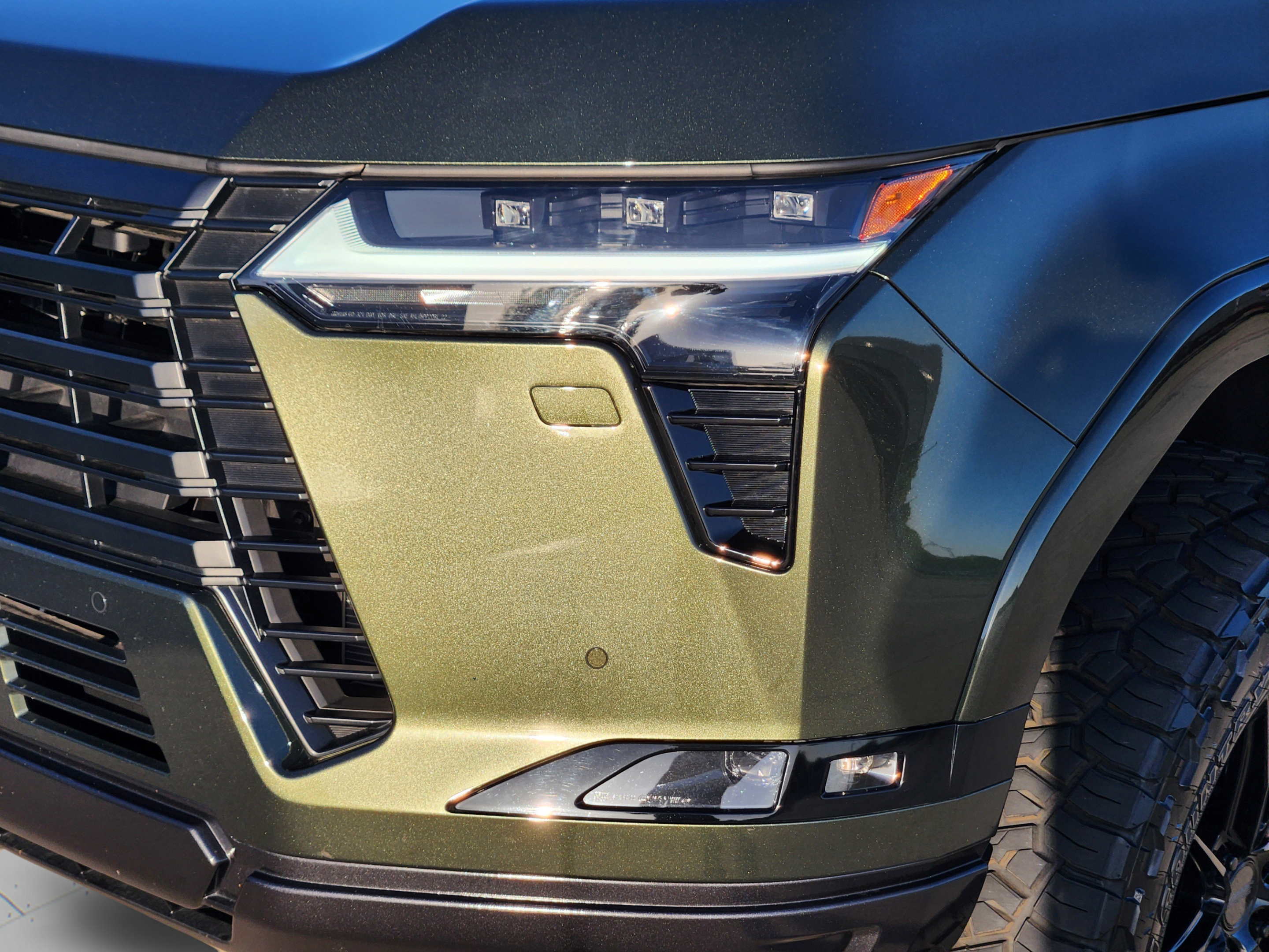 Used 2025 Lexus GX 550 w/ Accessory Package (2T) AWD/4WD image 31