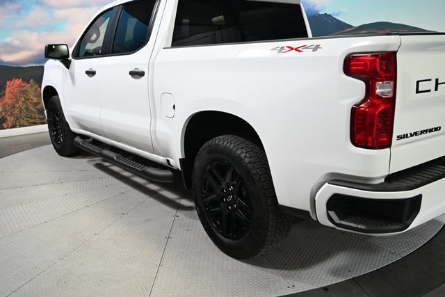 Used 2025 Chevrolet Silverado 1500 Custom w/ Turbomax Blackout Package AWD/4WD image 8
