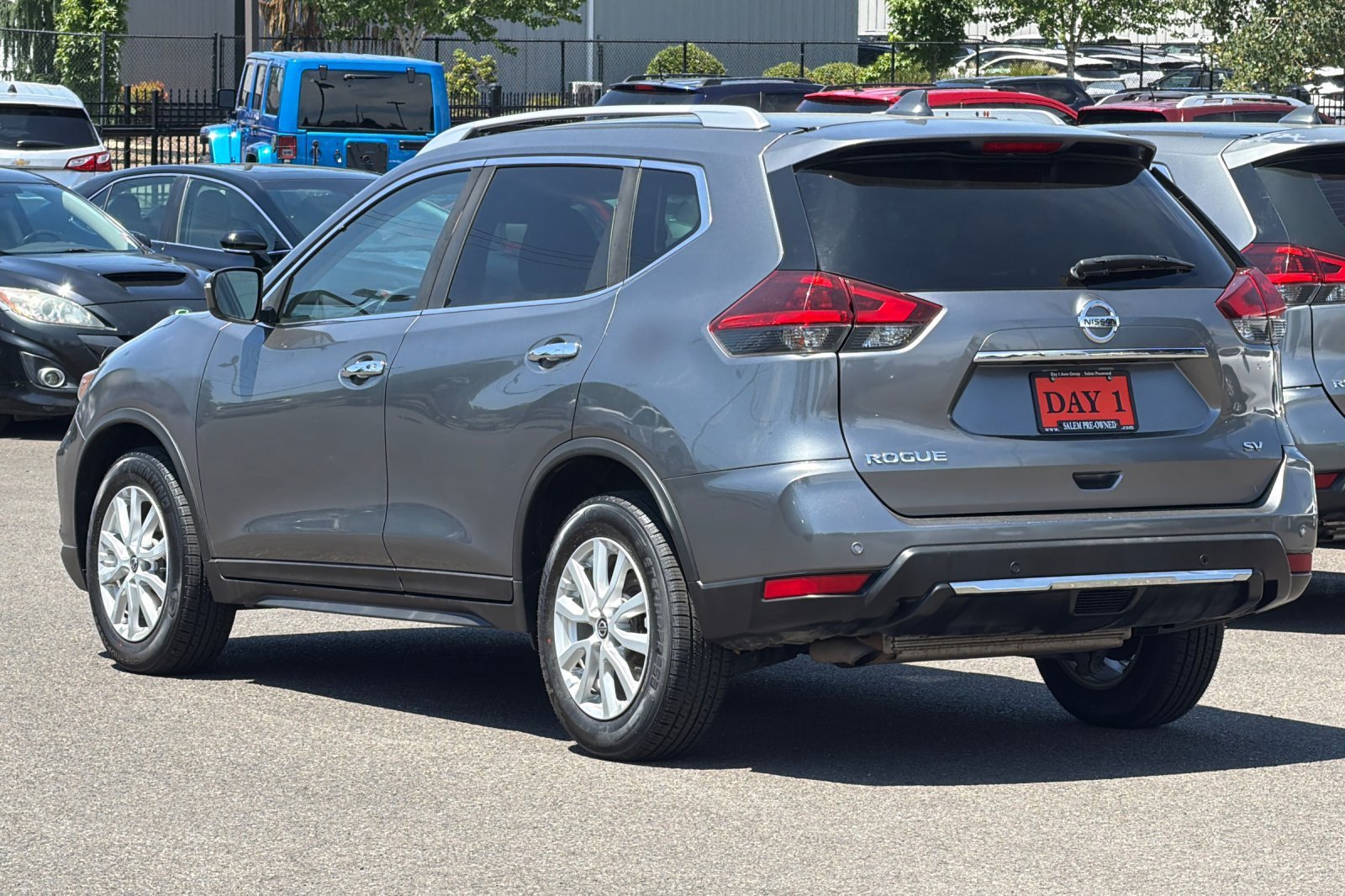 Used 2020 Nissan Rogue SV FWD image 8