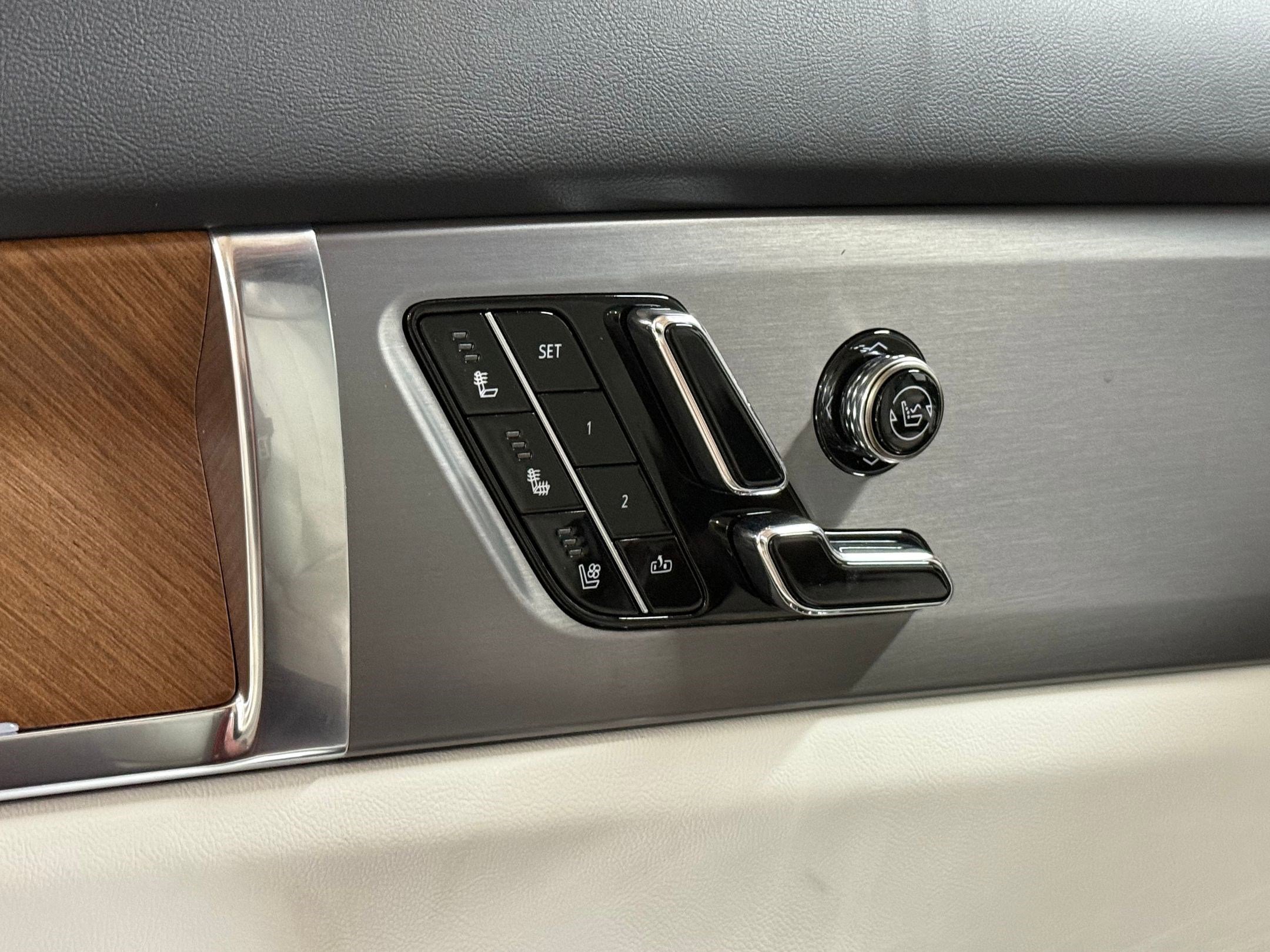 New 2026 Cadillac Vistiq Sport image 16