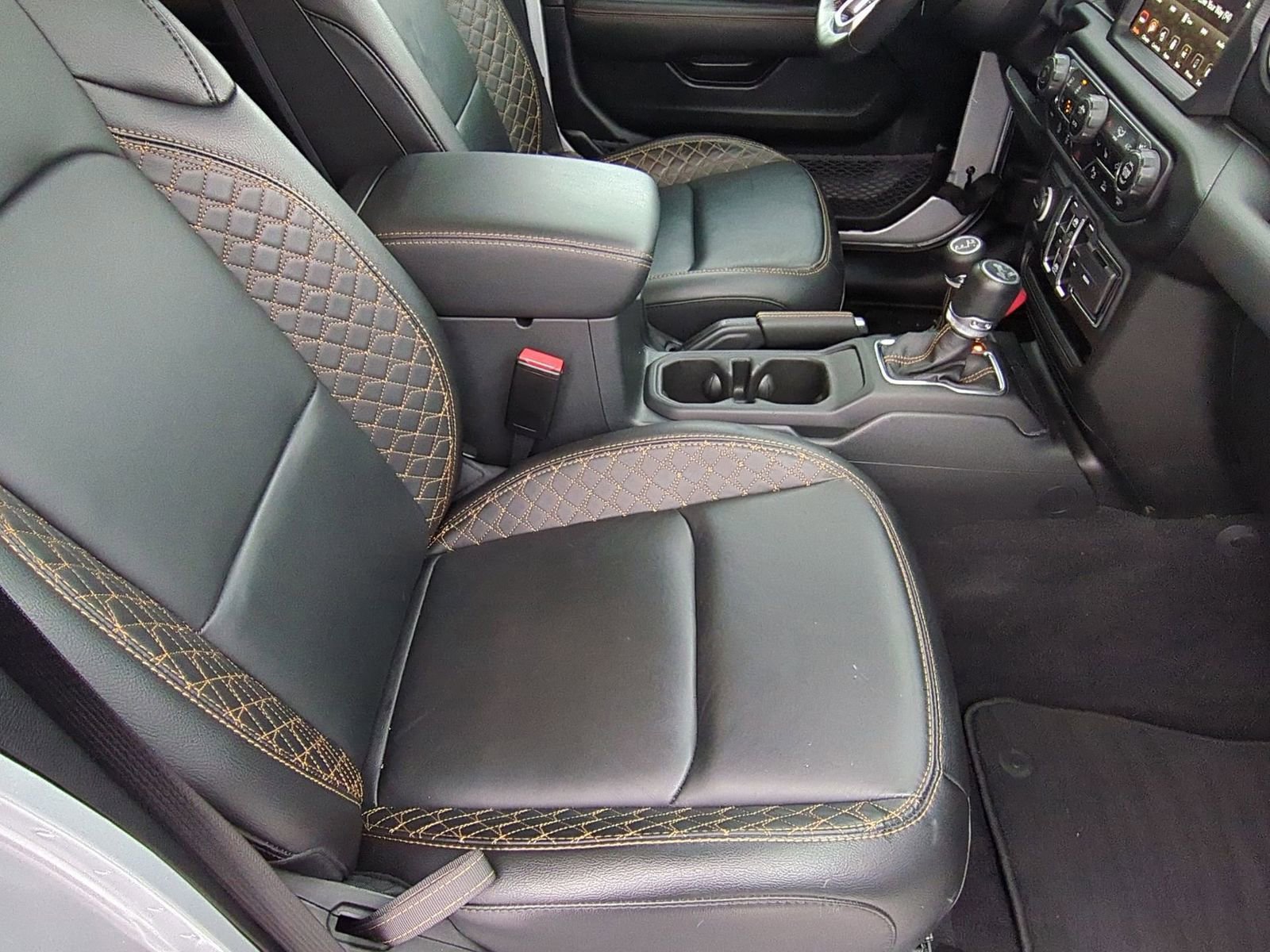 Used 2023 Jeep Wrangler Altitude image 27