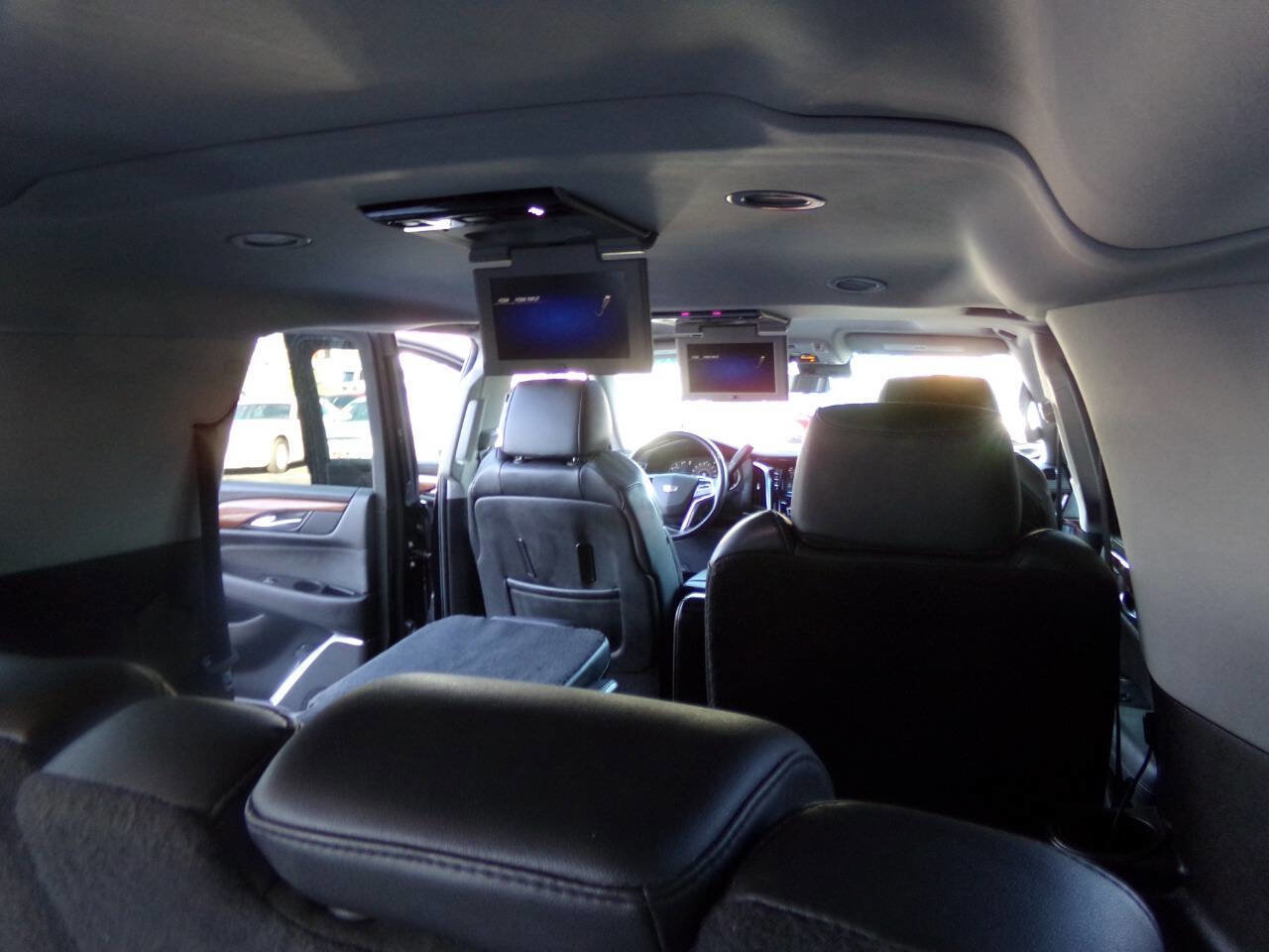 Used 2019 Cadillac Escalade ESV Luxury image 28