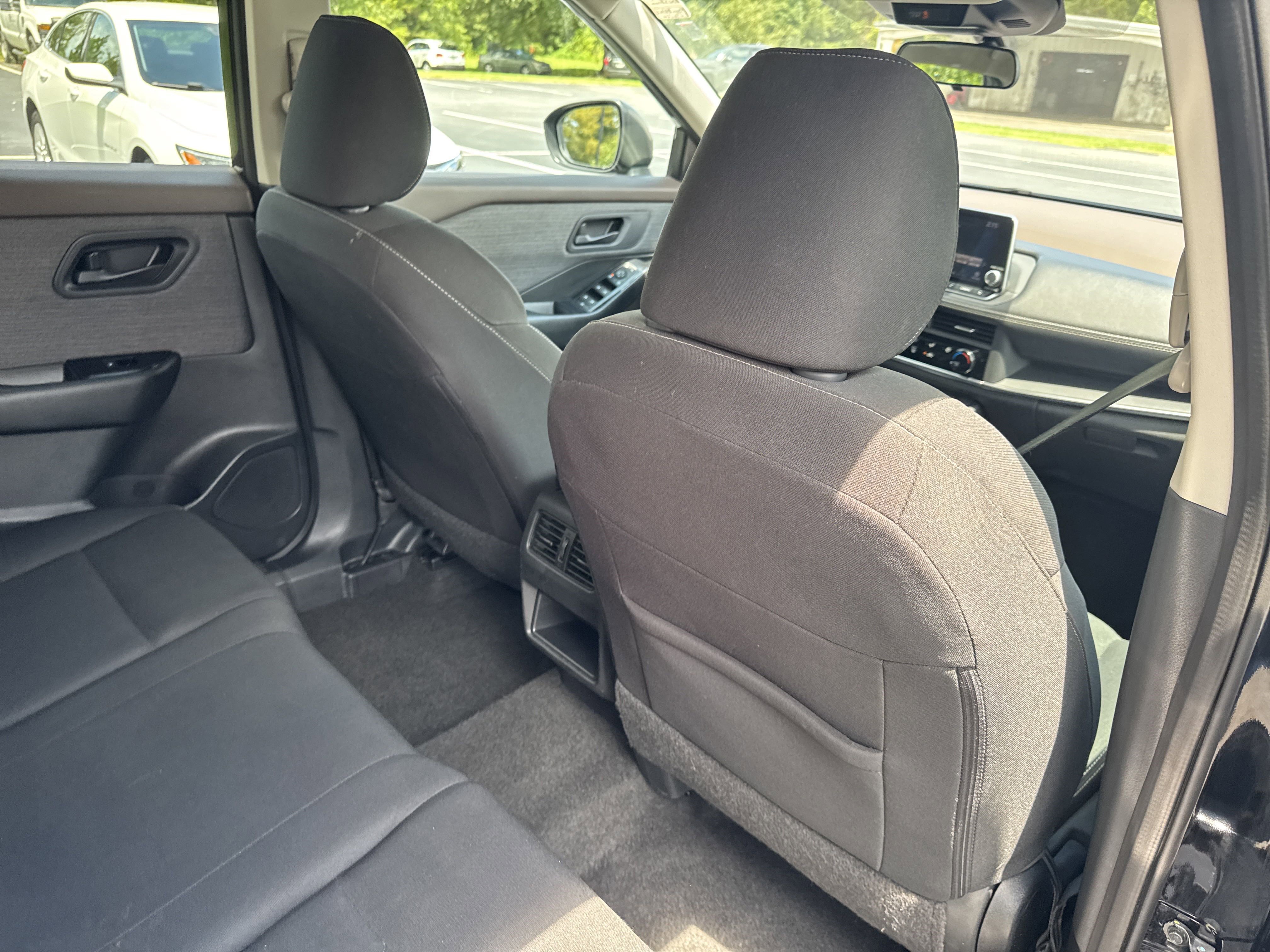 Used 2023 Nissan Rogue S image 29