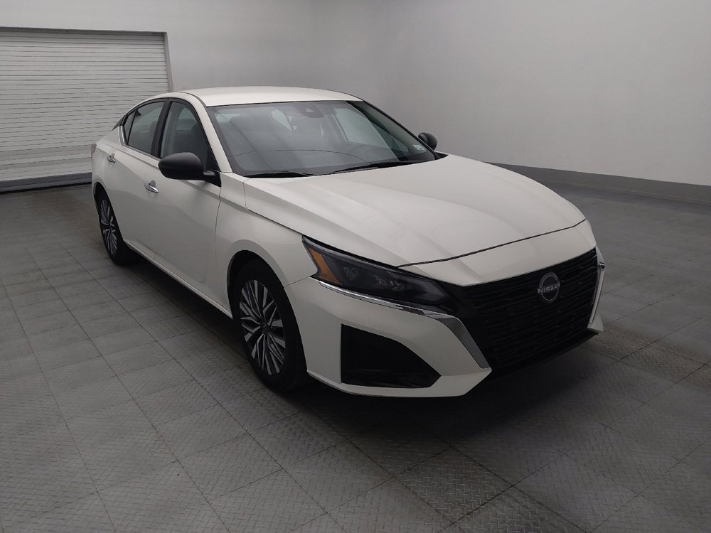 Used 2025 Nissan Altima 2.5 SV FWD image 13