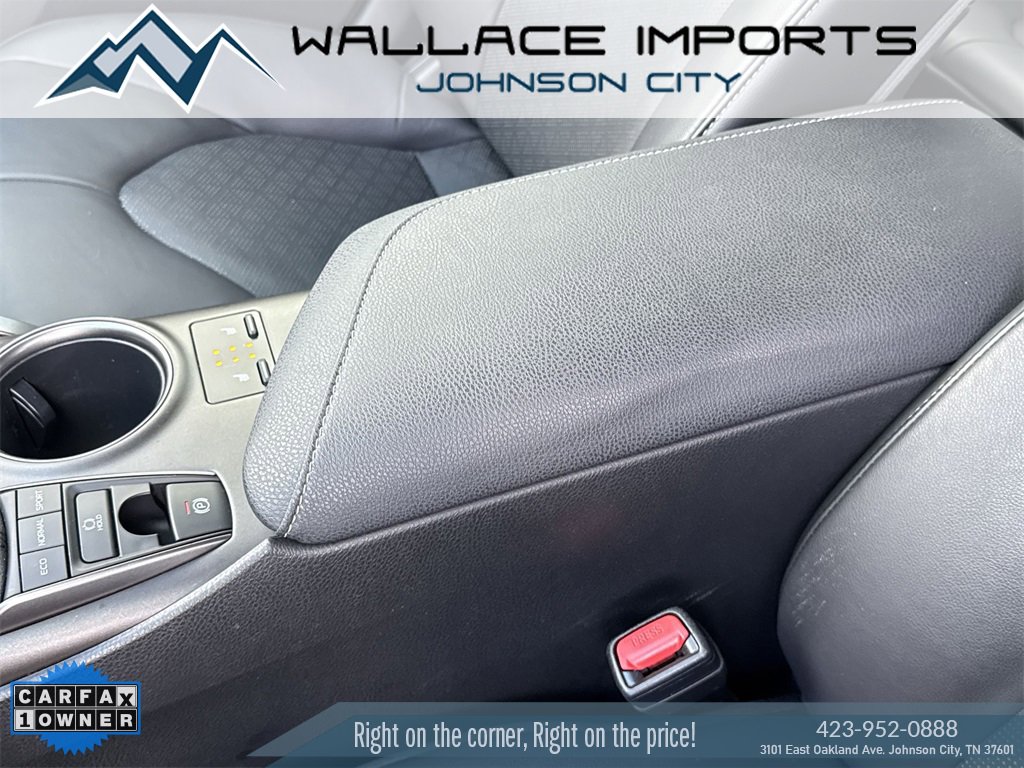 Used 2022 Toyota Camry XSE image 10