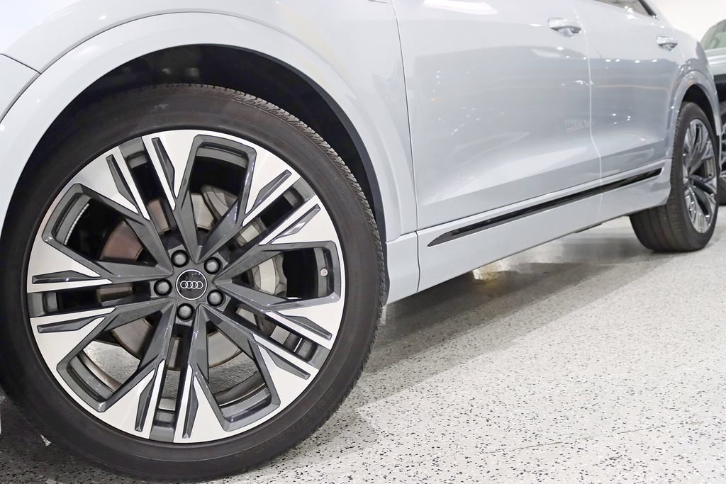 Used 2025 Audi Q8 Prestige AWD/4WD image 4