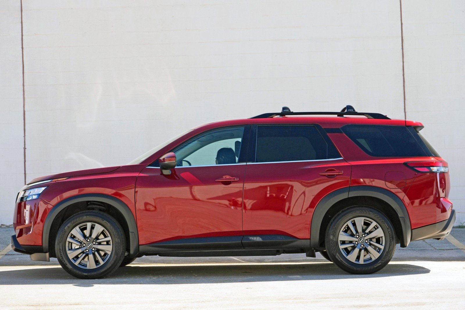 Used 2022 Nissan Pathfinder SV FWD image 8