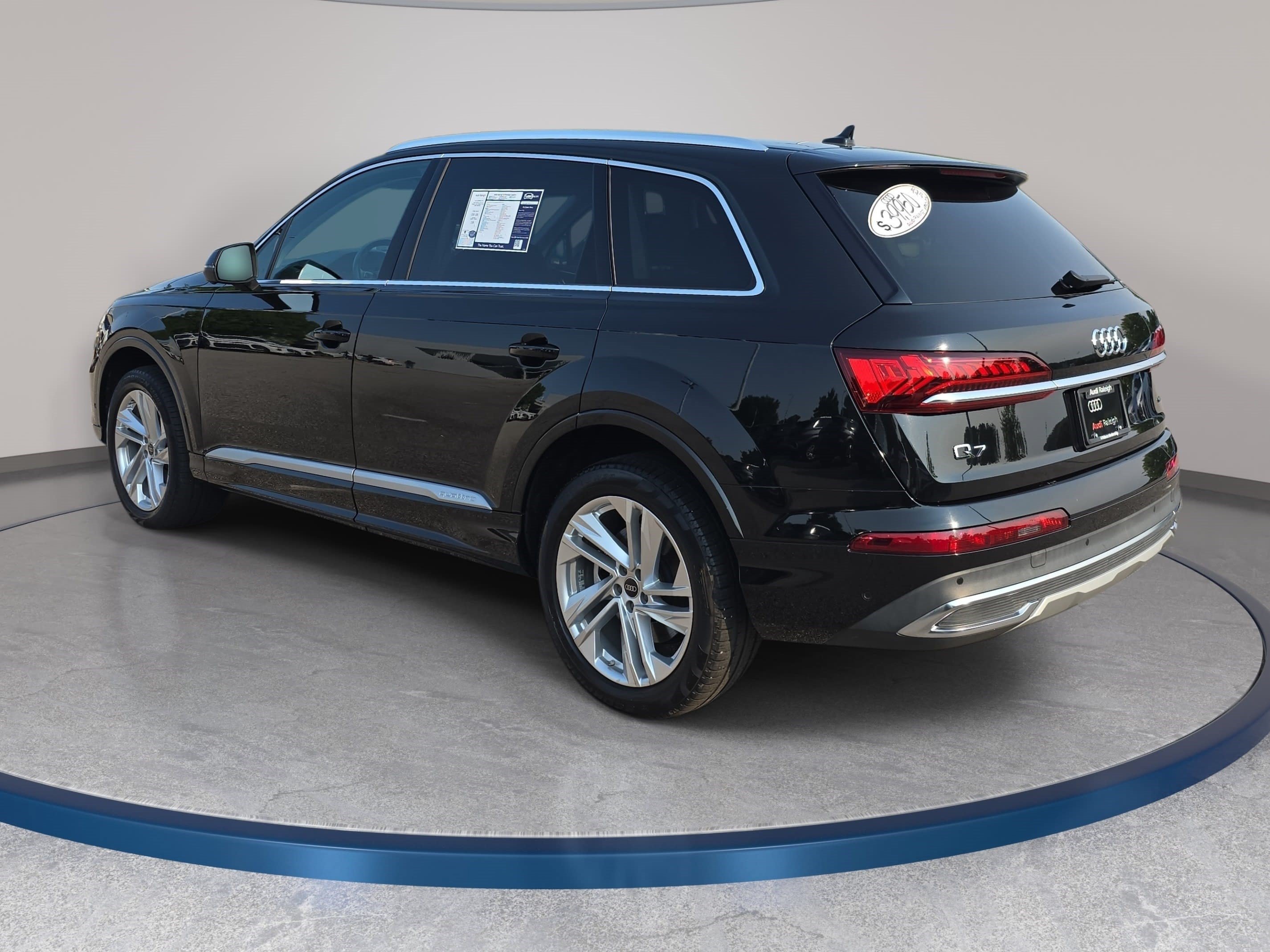 Used 2023 Audi Q7 3.0T Premium AWD/4WD image 8