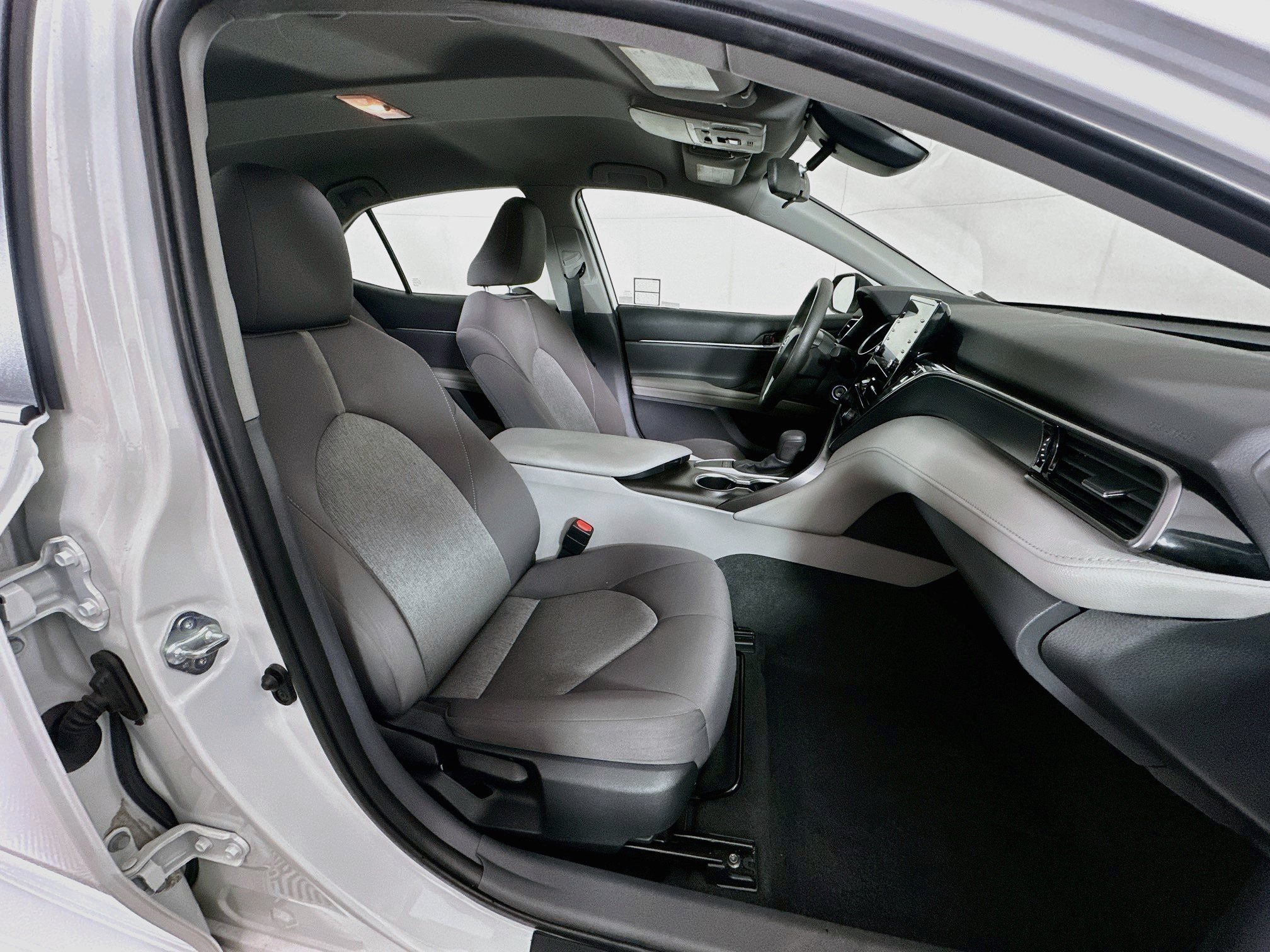 Used 2023 Toyota Camry LE FWD image 28