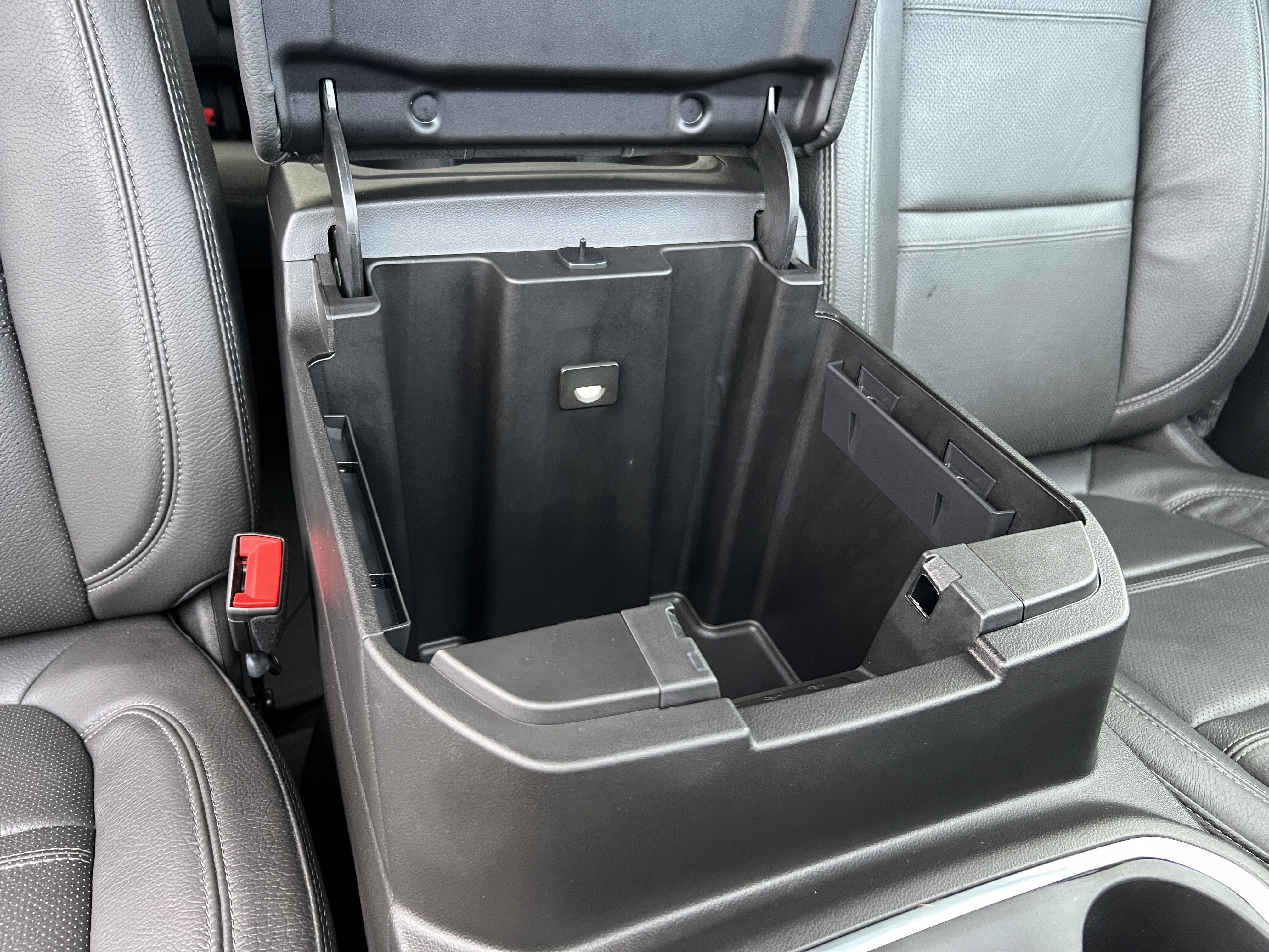 Used 2023 GMC Sierra 3500 Denali w/ Denali Ultimate Package image 25