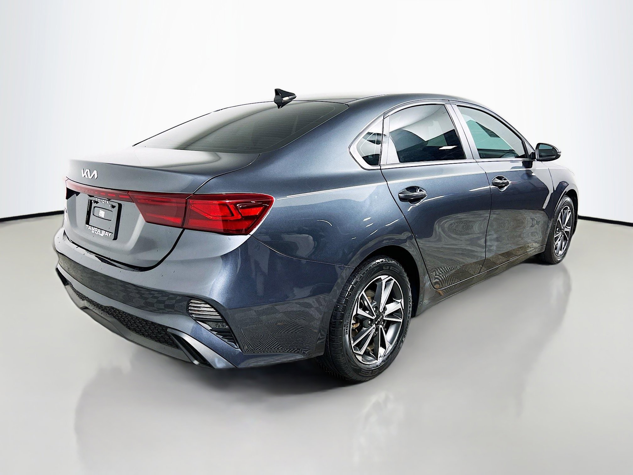 Used 2022 Kia Forte LXS w/ LXS Technology Package image 4