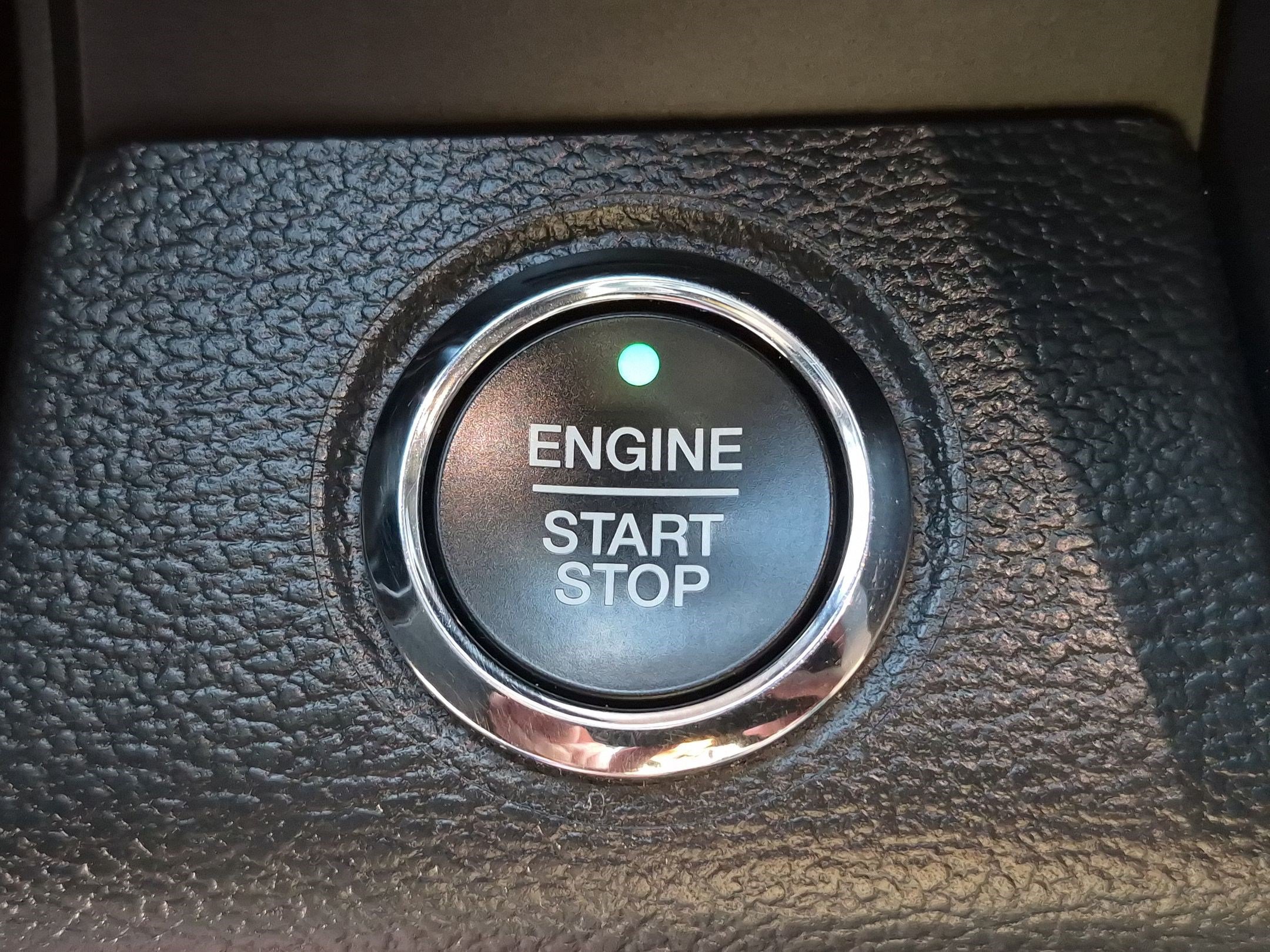 Used 2022 Ford F350 Lariat w/ Black Appearance Package AWD/4WD image 21
