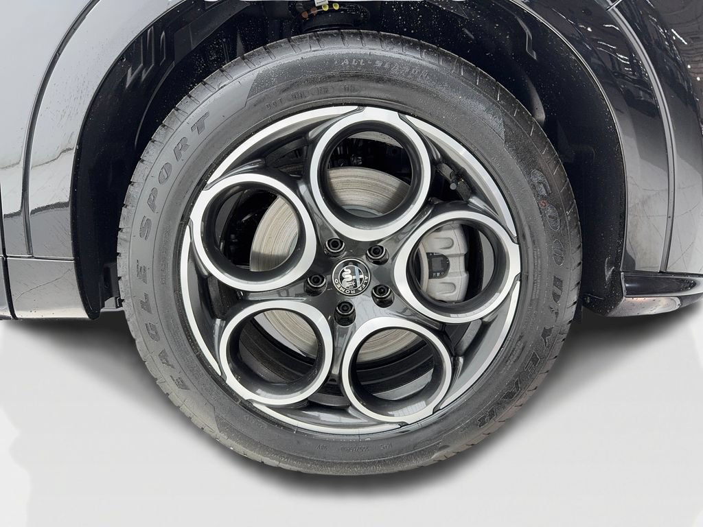 New 2025 Alfa Romeo Tonale w/ Premium Package AWD/4WD image 48