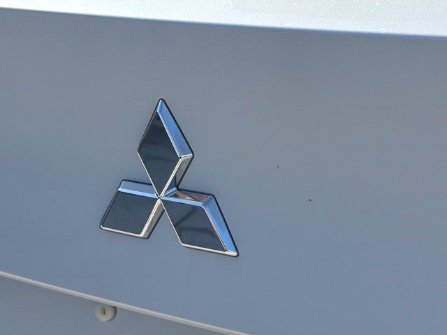 New 2026 Mitsubishi Outlander SE FWD image 13